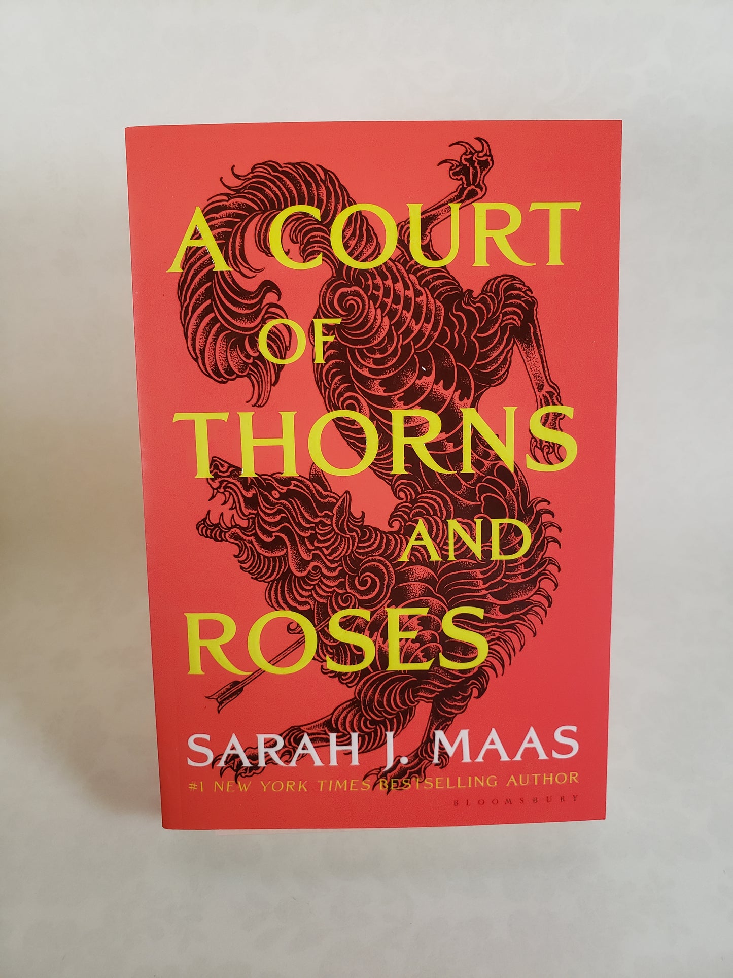 A Court of Thorns and Roses (A Court of Thorns and Roses #1) - Paperback