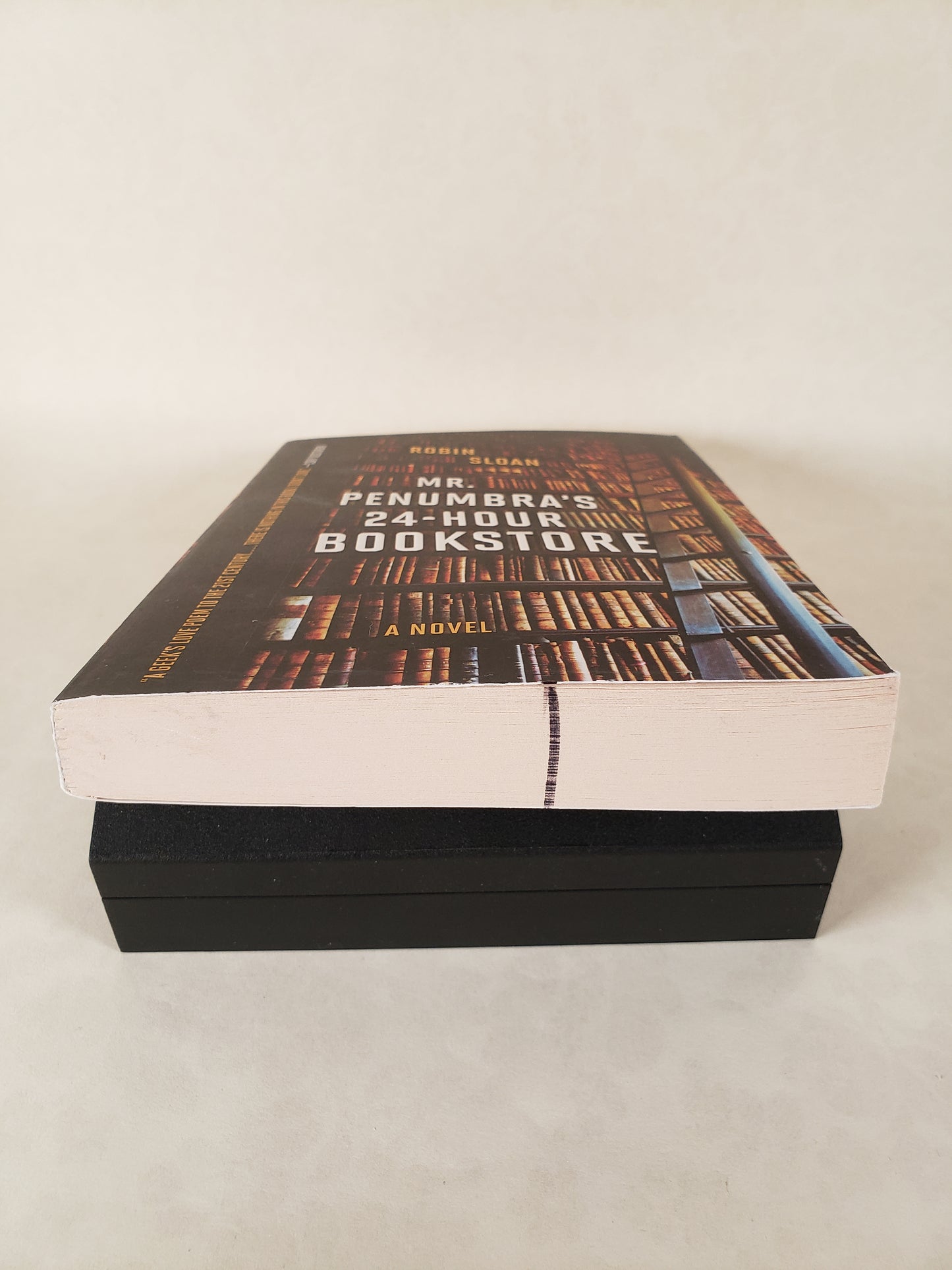 Mr. Penumbra's 24-Hour Bookstore - Paperback