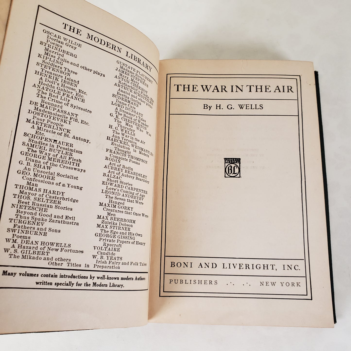 The War In the Air - 1918 Modern Library Boni & Liveright Flexibound Leatherette