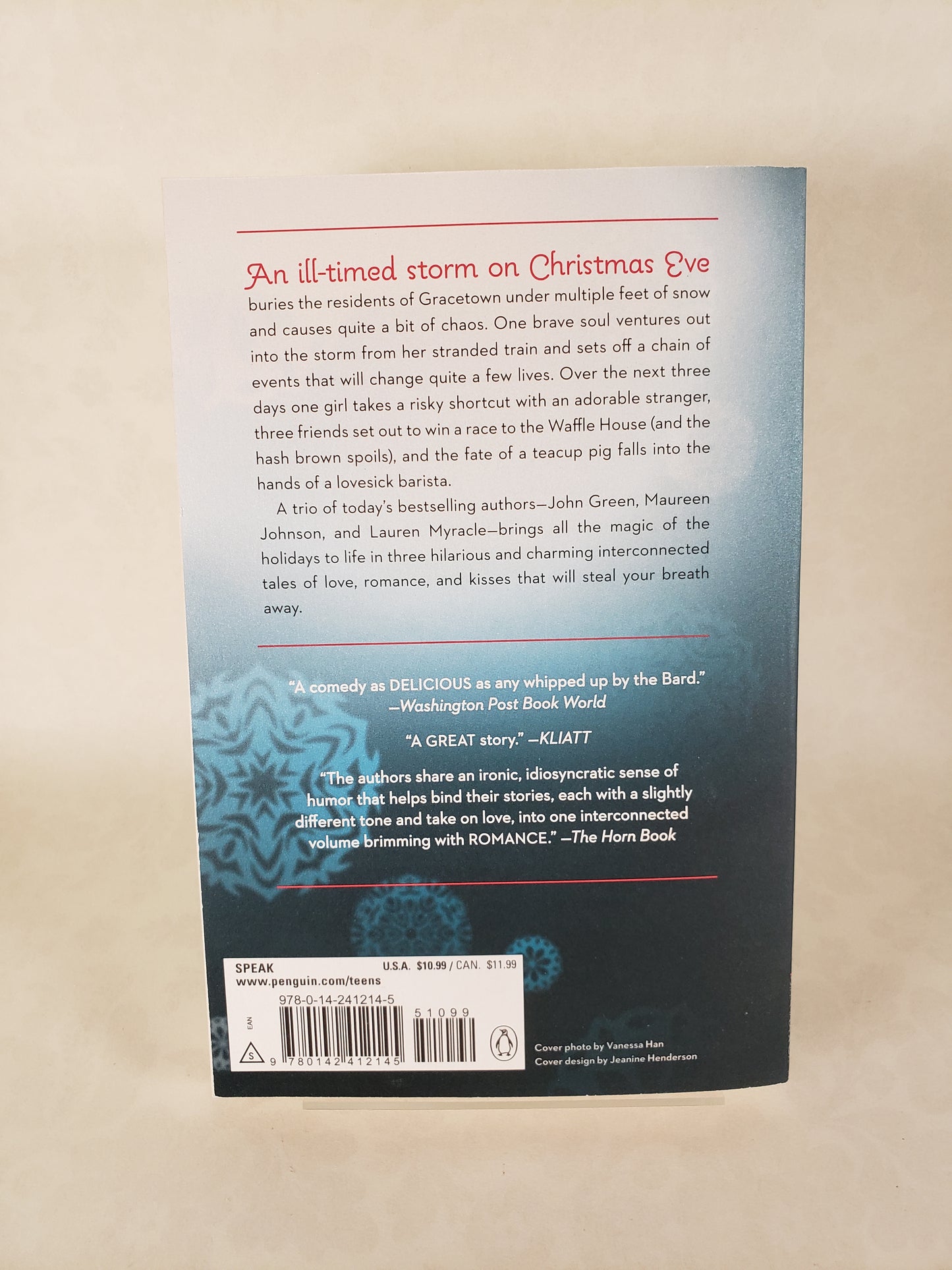 Let It Snow: Three Holiday Romances - Paperback