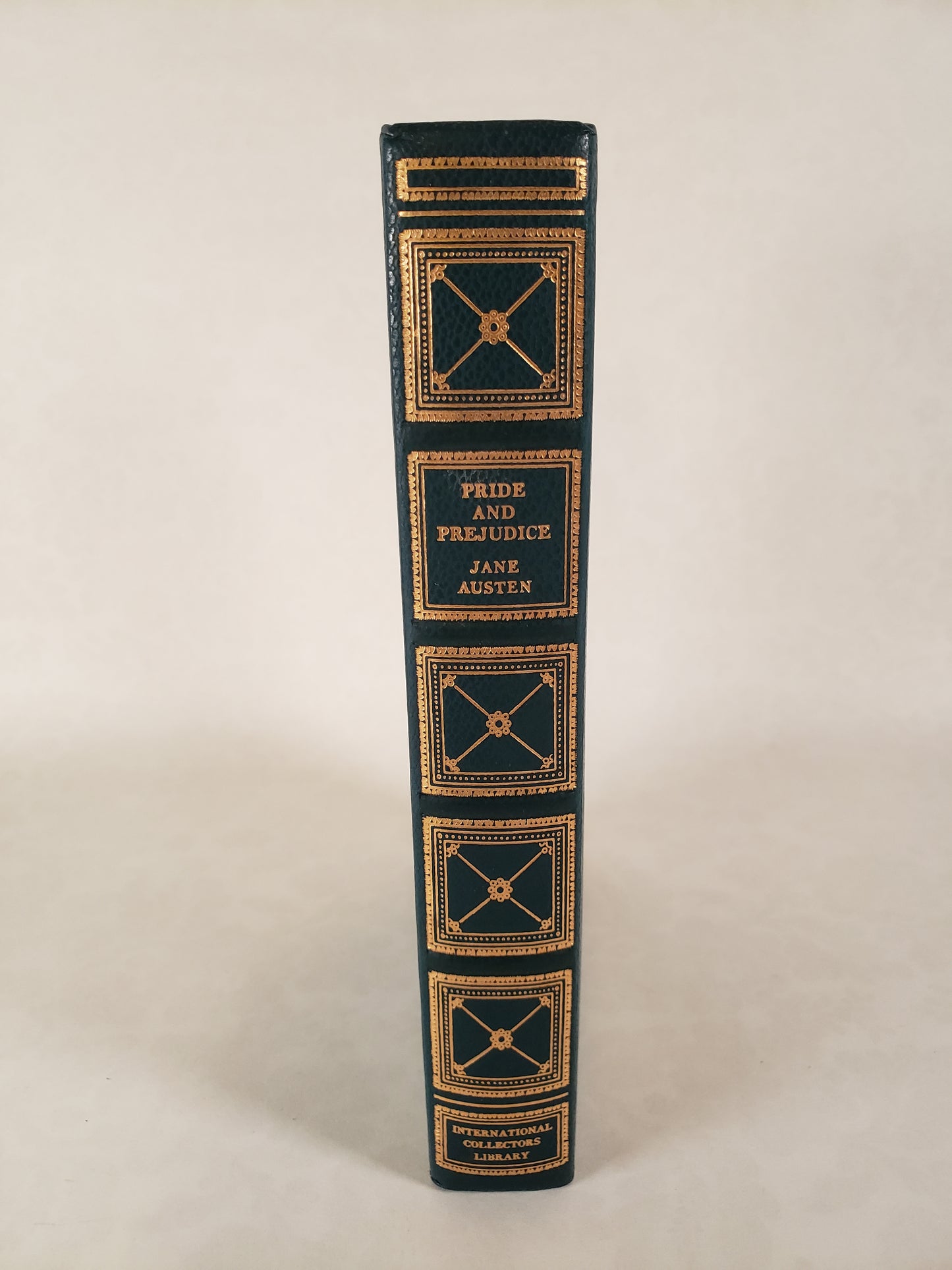 Pride and Prejudice, International Collectors Library Edition (Illustrated, 1945) - Hardcover