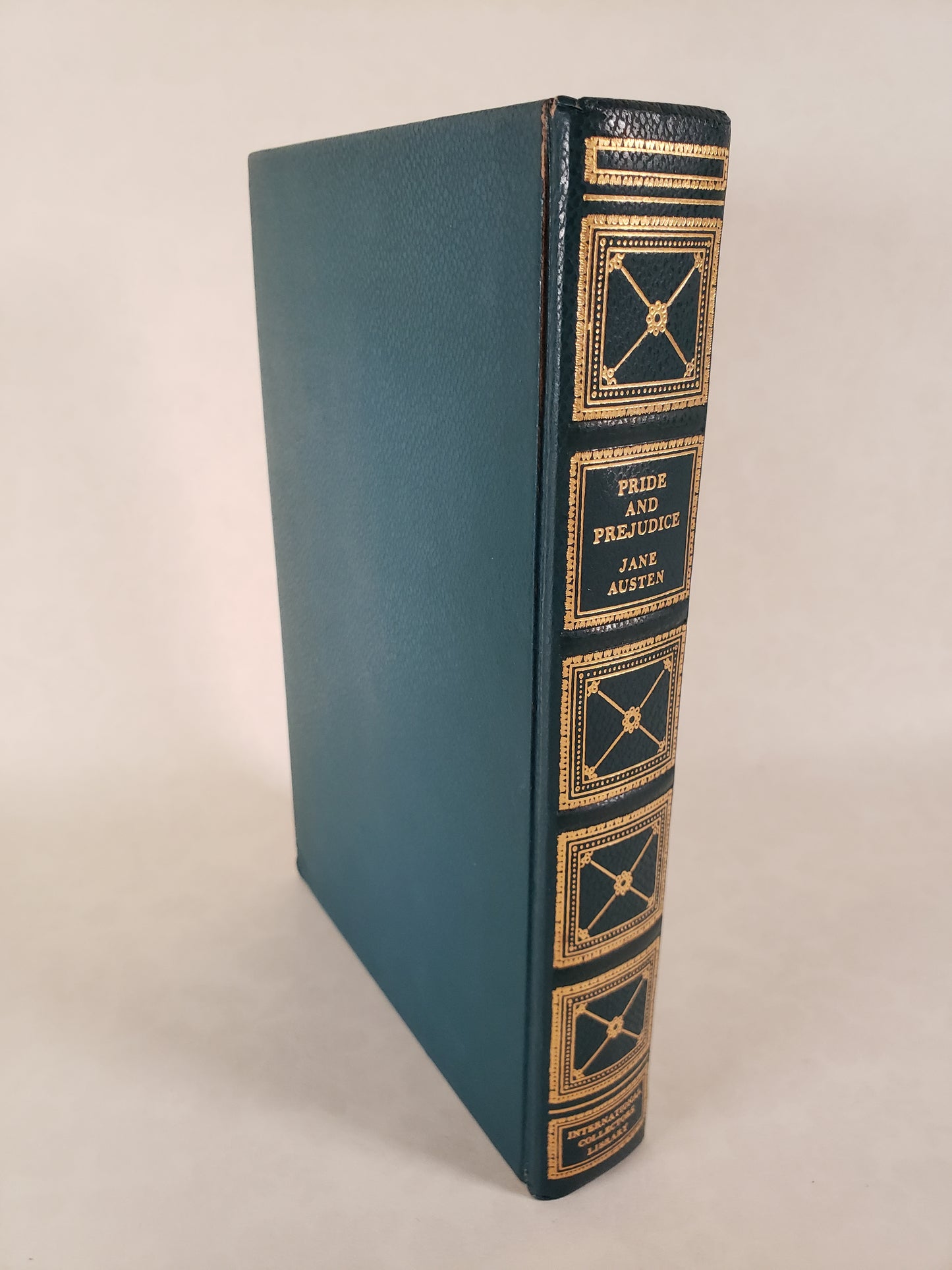 Pride and Prejudice, International Collectors Library Edition (Illustrated, 1945) - Hardcover